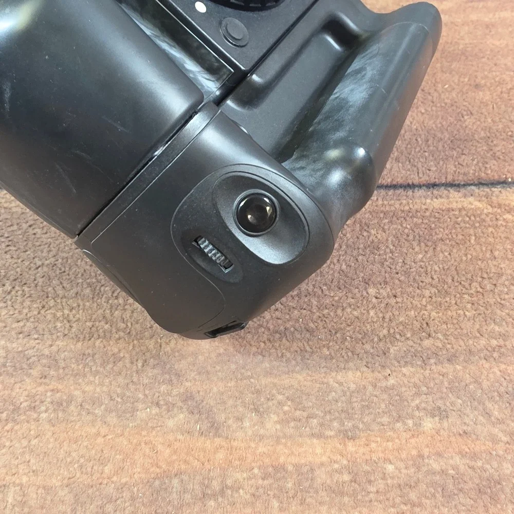 Phase One 645DF Camera Body V-Grip Air Medium Format Black Good Profoto Trigger